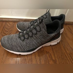 Skechers Men’s Gray Relaxed Fit Slip-On Sneakers Sz 11